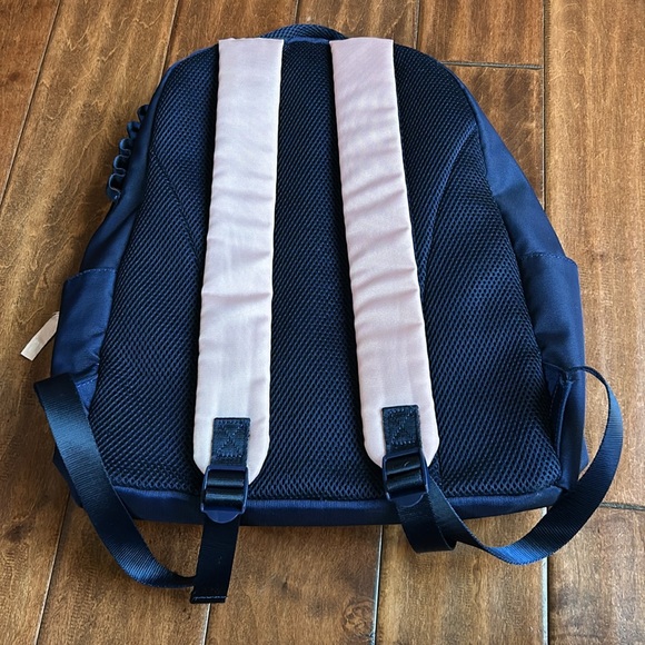 Vineyard Vines x Target Backpack - Picture 3 of 3